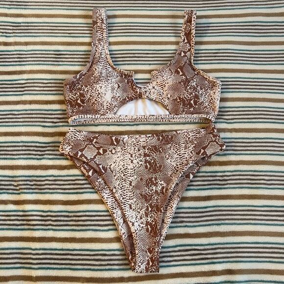 NWT Large Two-Piece Sets Swimsuit Cut-Out Bra Style Padded Khaki - Picture 2 of 9
